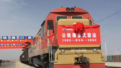 充分發(fā)揮重組資源優(yōu)勢(shì)，推進(jìn)陸路、鐵路、航空、海運(yùn)和信息系統(tǒng)對(duì)接、數(shù)據(jù)共享，提供“一口價(jià)、一單制、一站式”多式聯(lián)運(yùn)服務(wù)；優(yōu)化全省港口物流貨運(yùn)樞紐布局，健全集疏運(yùn)體系，提升多式聯(lián)運(yùn)承載能力和銜接水平，不斷擴(kuò)大業(yè)務(wù)范圍和貨運(yùn)量；加強(qiáng)與國(guó)際國(guó)內(nèi)大型物流企業(yè)戰(zhàn)略合作，以物流園區(qū)為節(jié)點(diǎn)，促進(jìn)產(chǎn)業(yè)鏈供應(yīng)鏈協(xié)同發(fā)展，為客戶(hù)提供上下游多式聯(lián)運(yùn)產(chǎn)業(yè)一體化解決方案，降低物流成本，提高服務(wù)效率。