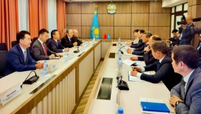 張鐵強帶隊赴哈薩克斯坦開展經(jīng)貿(mào)合作活動  張鐵強帶隊赴哈薩克斯坦開展經(jīng)貿(mào)合作活動