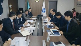  甘肅國(guó)際物流集團(tuán)與哈薩克斯坦鐵路公司會(huì)談