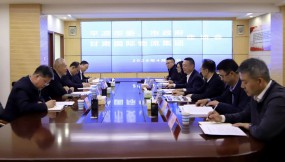  甘肅國(guó)際物流集團(tuán)與平?jīng)鍪形?、市政府開(kāi)展座談交流